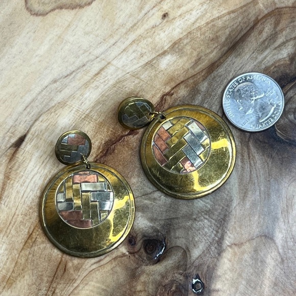 🚫SOLD🚫Vintage Tri-color Basket Weave Earrings Silver Copper Brass - Picture 7 of 8